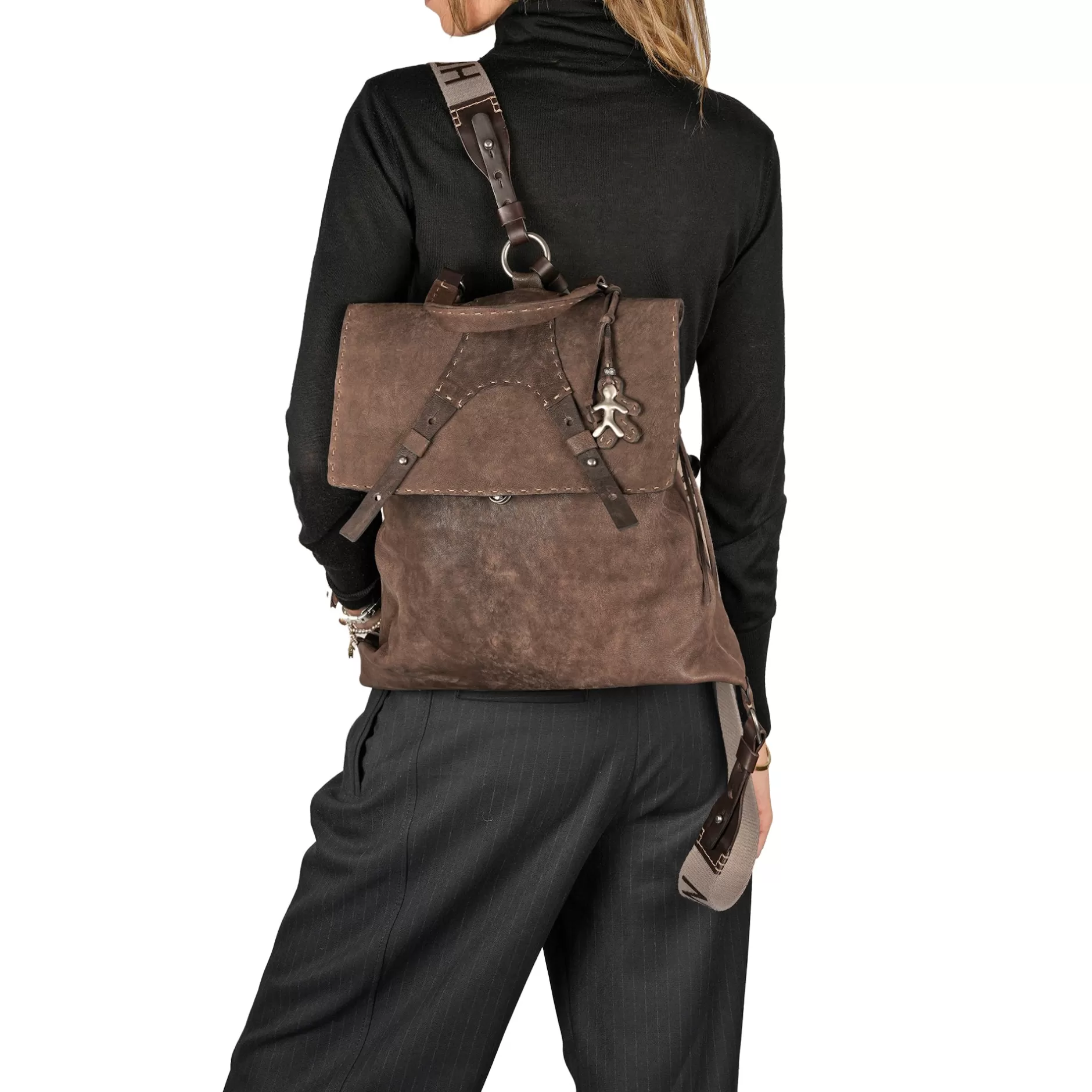 Store Zavorra Backpack Horse M Hb Grattato Dark Brown Bags